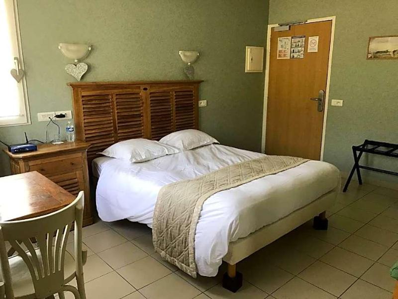 Auberge De Carolles image