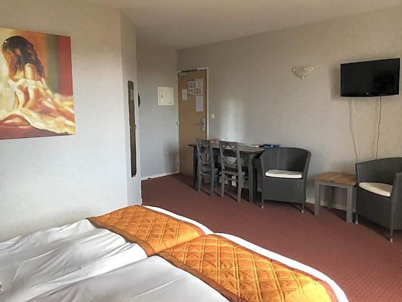 Auberge De Carolles image