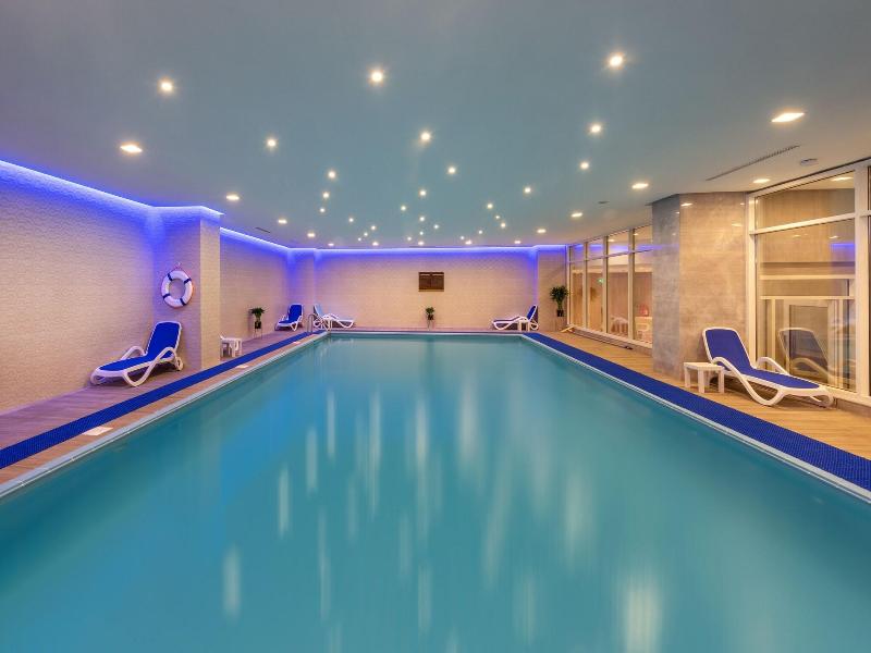 Nivel Hotel image
