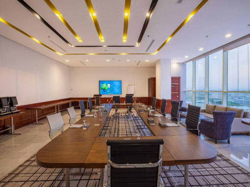 Nivel Hotel image