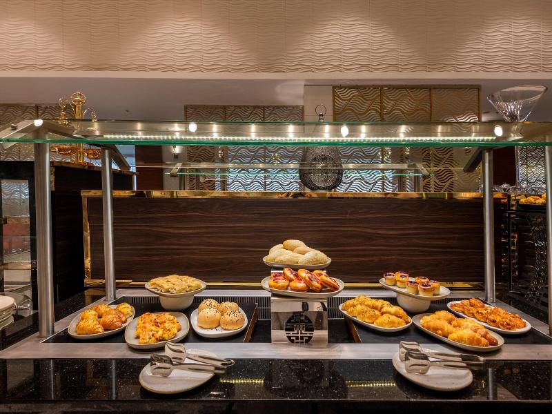 Nivel Hotel image