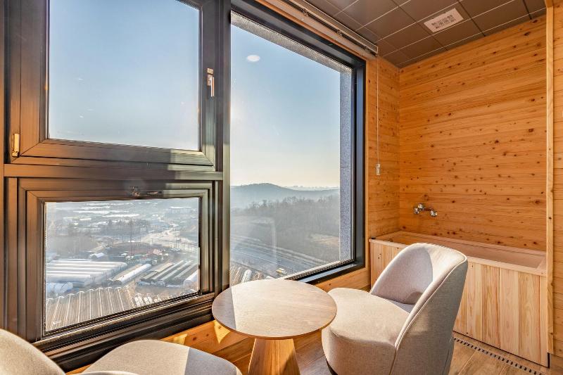 Urbanest Hotel image