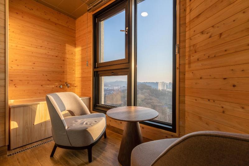 Urbanest Hotel image