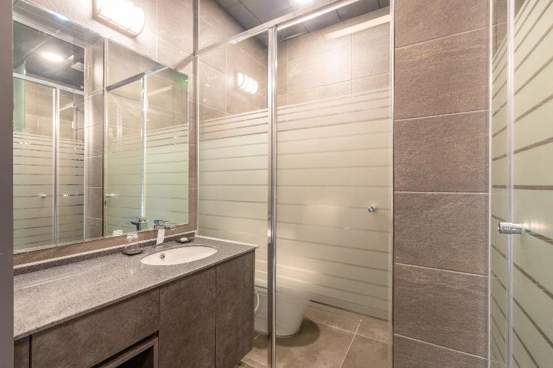 Urbanest Hotel image