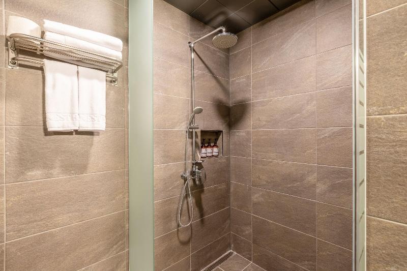 Urbanest Hotel image