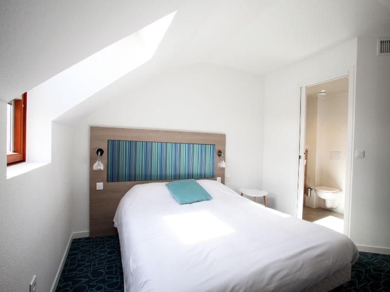 Hotel Revotel image