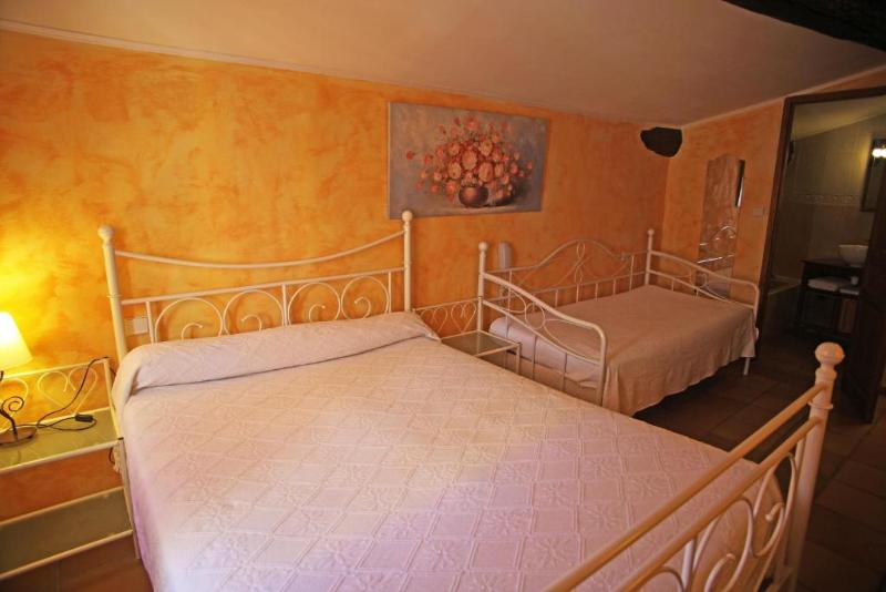 Logis Hotel l'Esquielle image