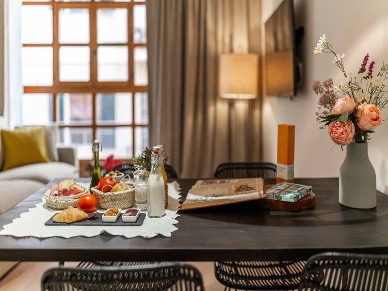 Samaritana Suites image
