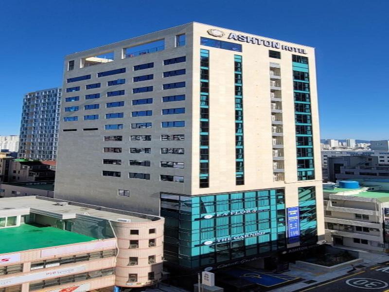 Ashton Hotel image
