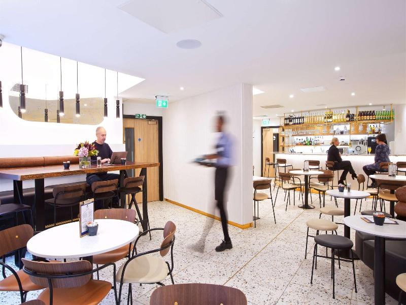 The Z Hotel Trafalgar image
