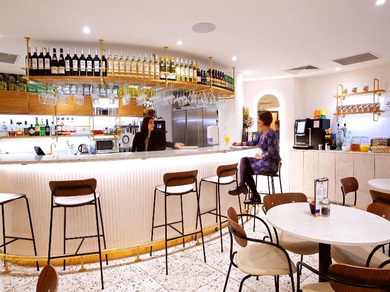 The Z Hotel Trafalgar image