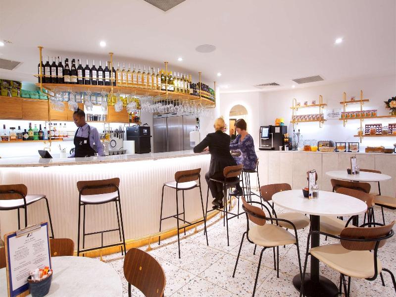 The Z Hotel Trafalgar image