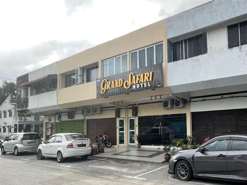 Grand Safari Hotel
