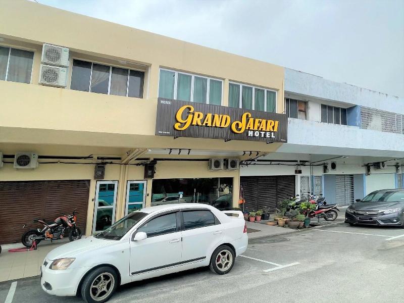Grand Safari Hotel