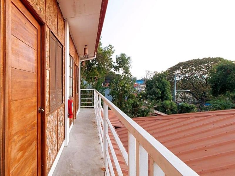Reddoorz @ Camp Saint John Hotel La Union image
