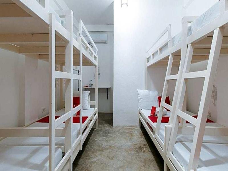 Reddoorz @ Camp Saint John Hotel La Union image