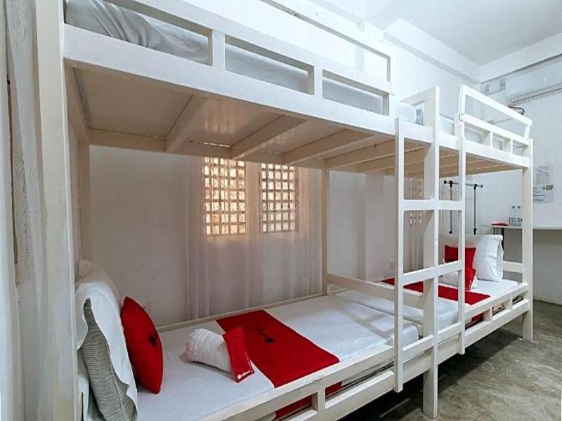 Reddoorz @ Camp Saint John Hotel La Union image