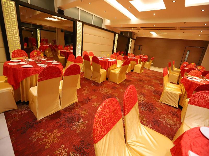 Hotel Amrapali Grand image