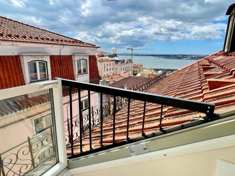 Lisbon Colours Bairro Alto Apartments image