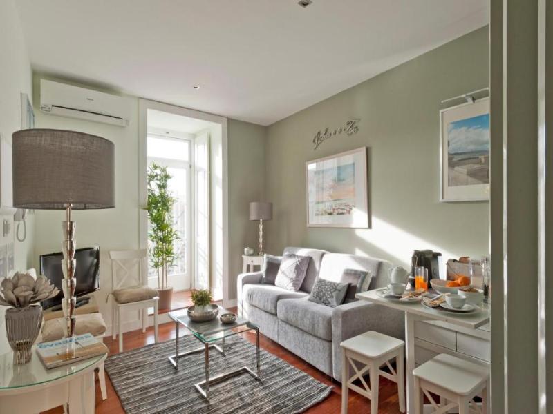 Lisbon Colours Bairro Alto Apartments image