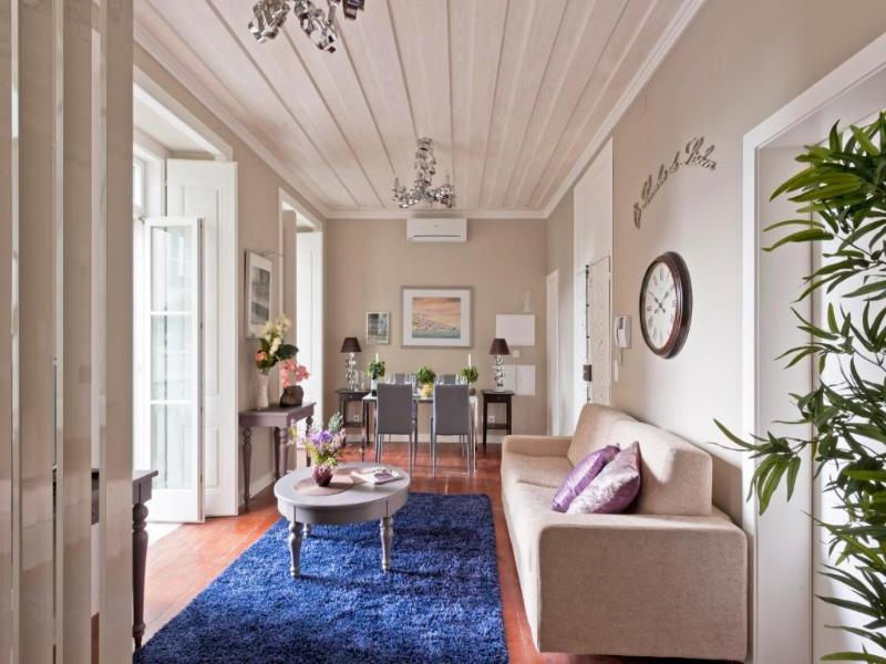 Lisbon Colours Bairro Alto Apartments image