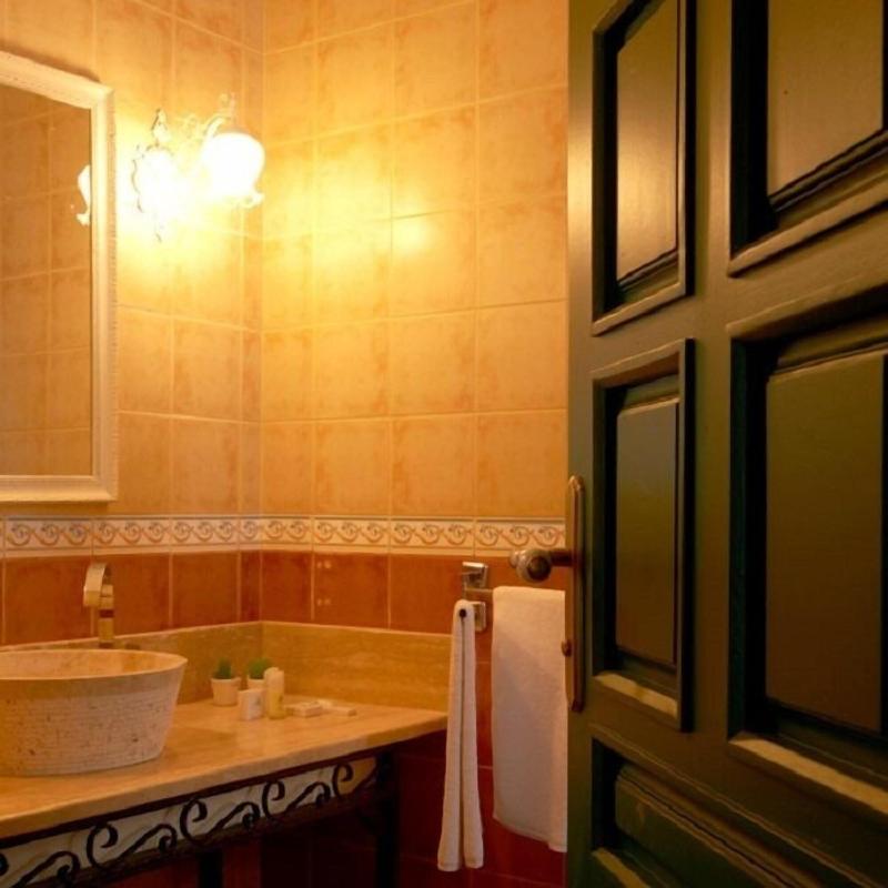 Calidus Hotel image