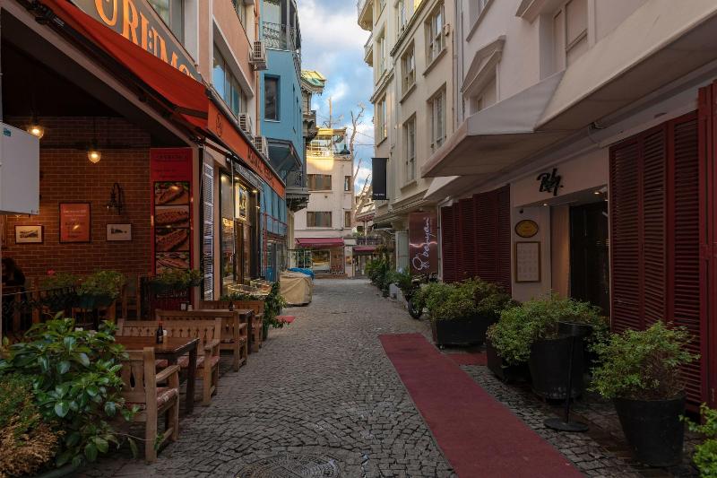 Feri Suites image