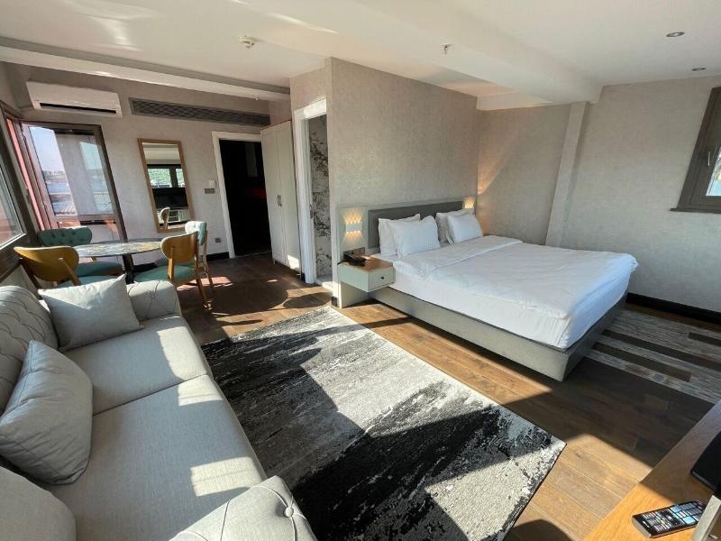 Feri Suites image