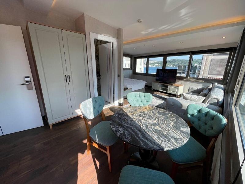 Feri Suites image