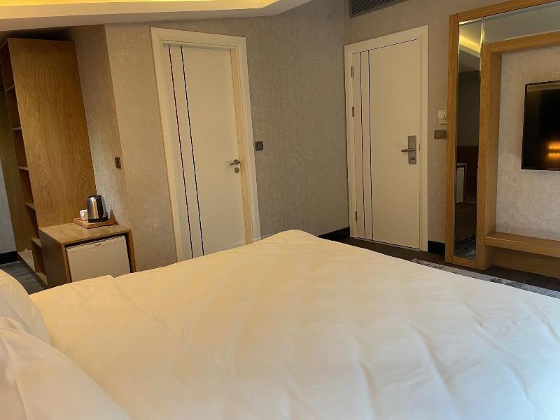 Feri Suites image