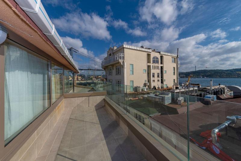 Feri Suites image