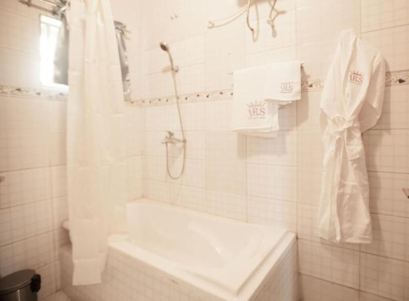 Inti's Royal Suite image