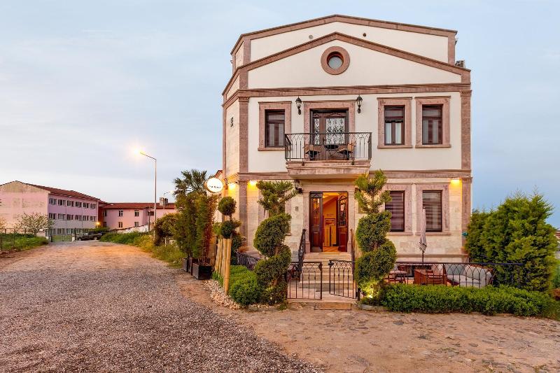 Parna Hotel — general view