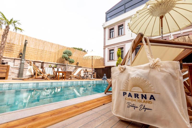 Parna Hotel image