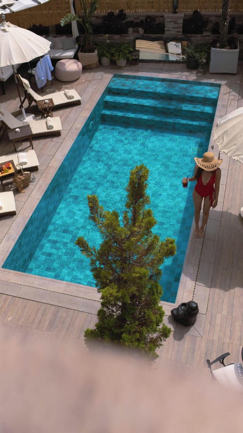Parna Hotel image