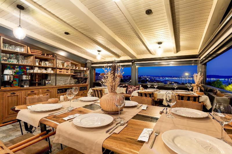 Parna Hotel image
