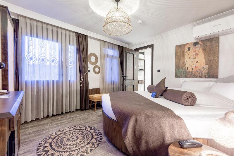 Parna Hotel image