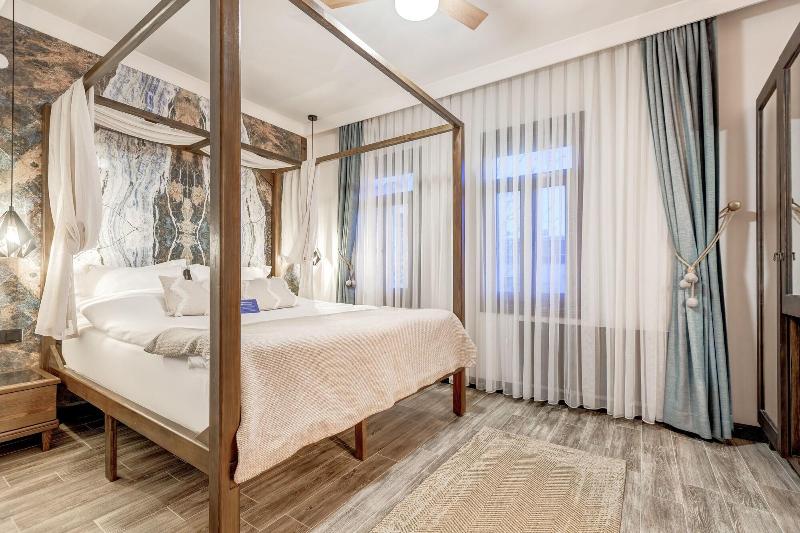 Parna Hotel image