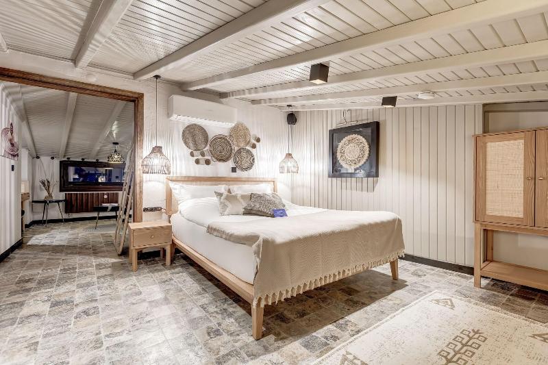 Parna Hotel image