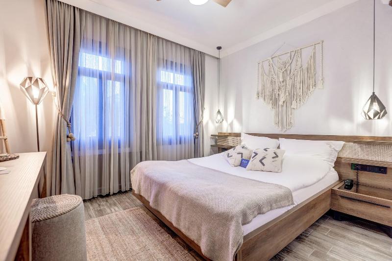 Parna Hotel image