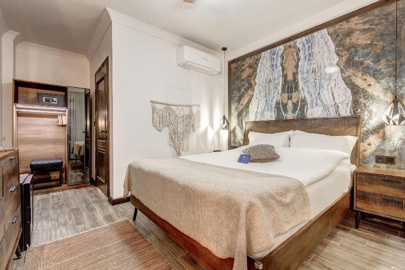 Parna Hotel image