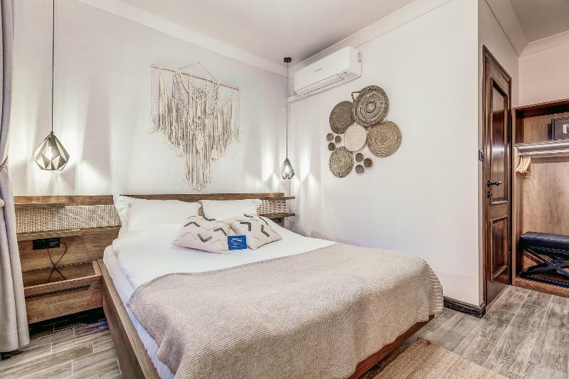 Parna Hotel image