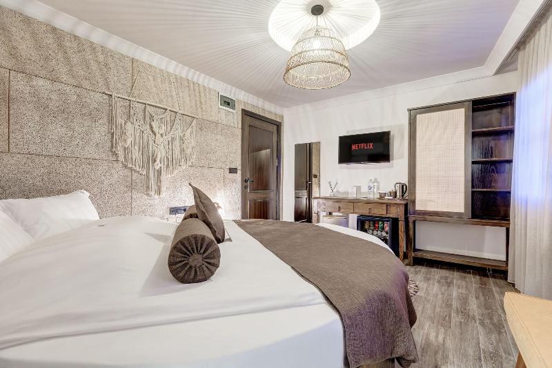 Parna Hotel image