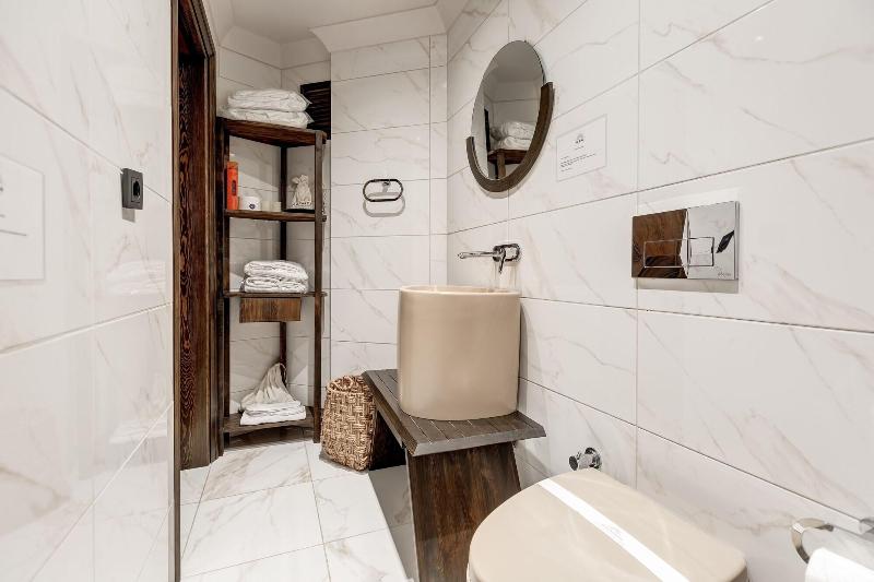 Parna Hotel image