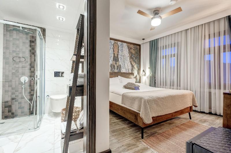 Parna Hotel image