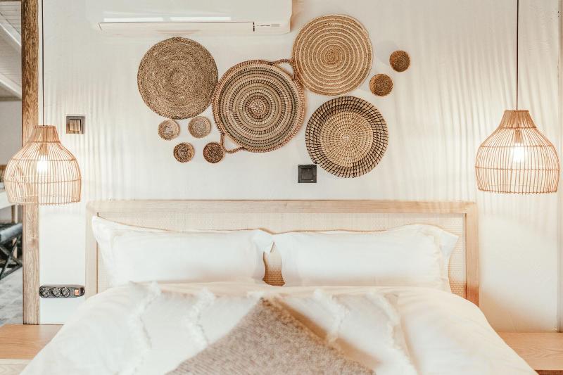 Parna Hotel image