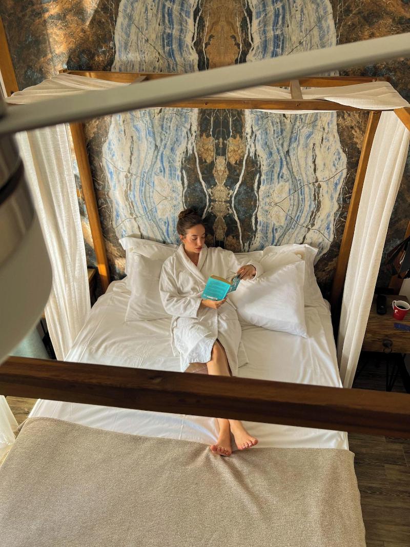 Parna Hotel image