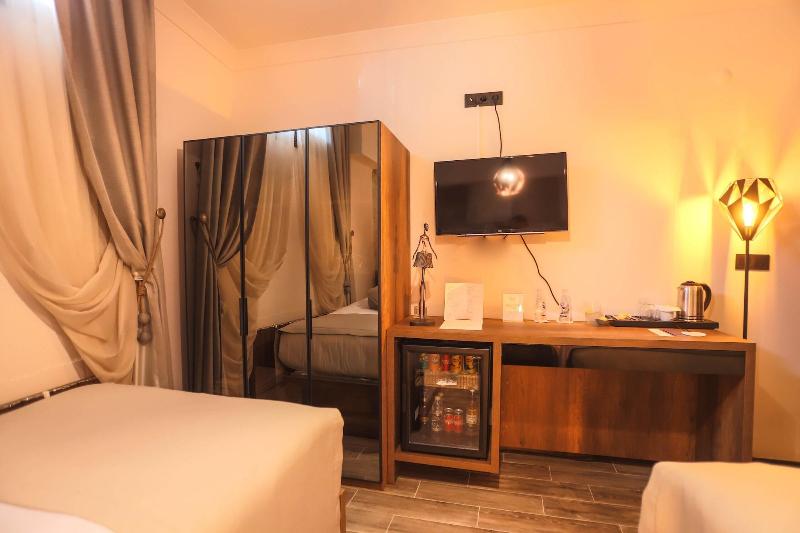 Parna Hotel image