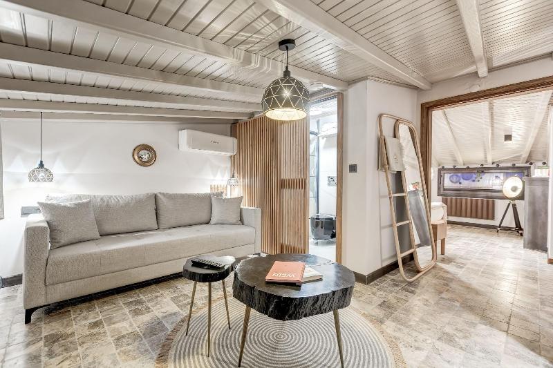 Parna Hotel image