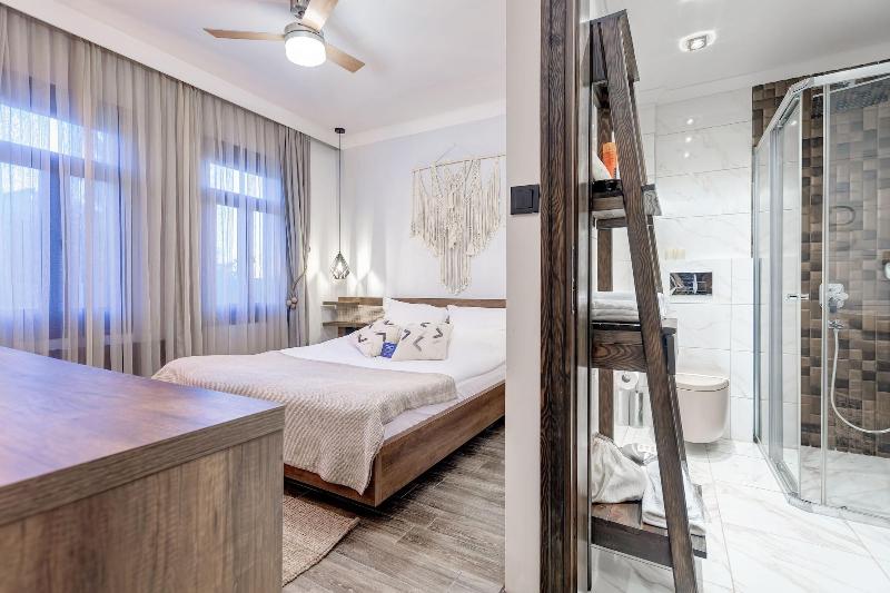 Parna Hotel image
